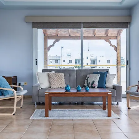 Melograno 2-br & Terrace In 라르나카