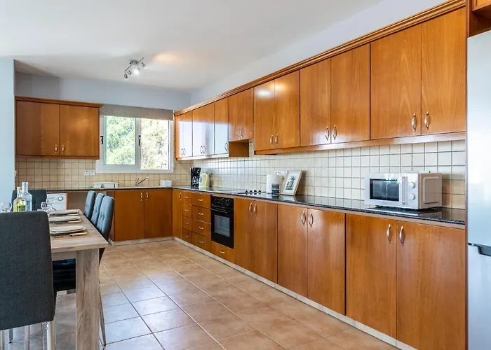 Melograno 2-br & Terrace In Larnaca