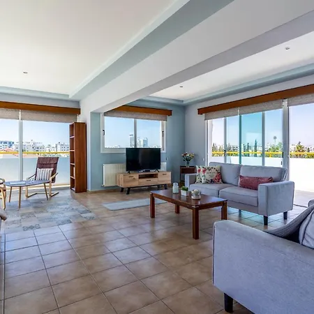 Apartment Melograno 3-br W/ Terrace In