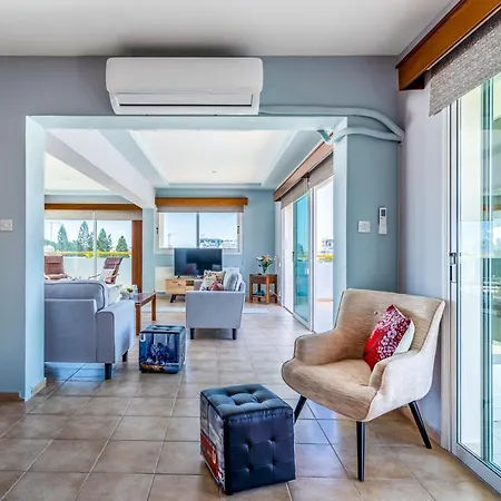 Melograno 3-br W/ Terrace In *